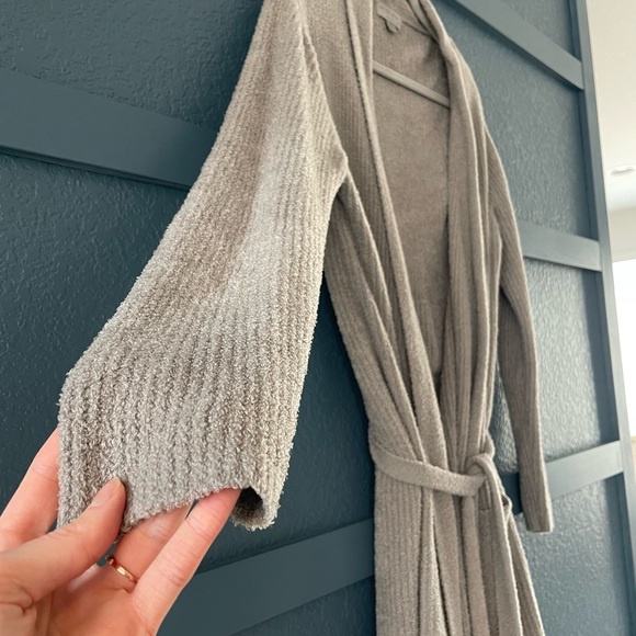 Barefoot Dreams Robe - Picture 4 of 5